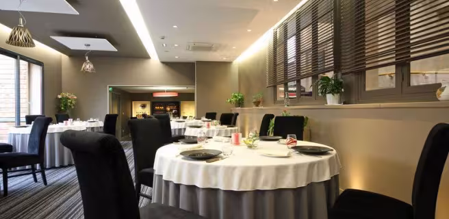 Hôtel-Restaurant Le Dauphin de L'Aigle