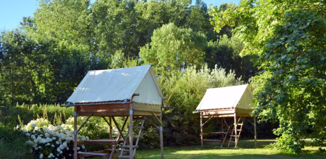 Bivouac sur pilotis du camping Les Plages de la Loire