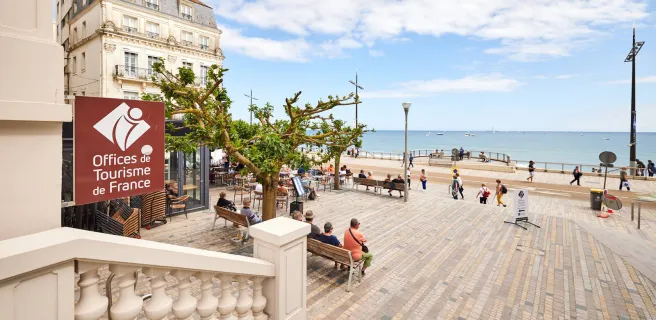 Office de Tourisme des Sables d'Olonne - Place Navarin