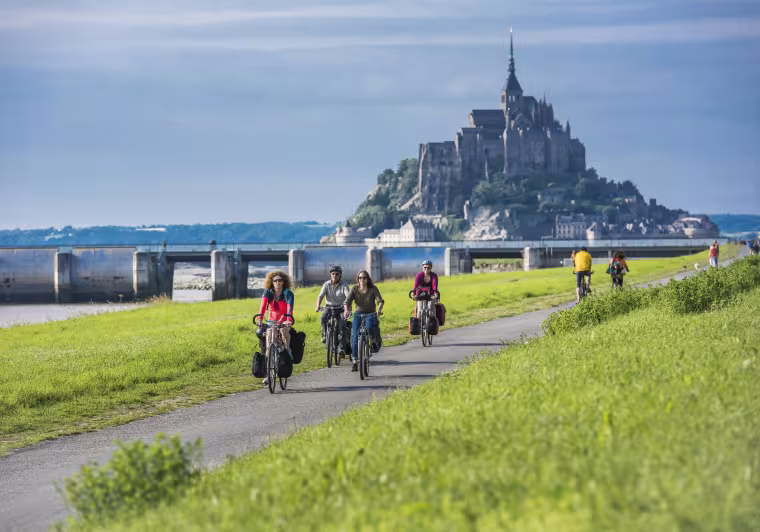 Indrukwekkende aankomst met de fiets bij Mont Saint-Michel