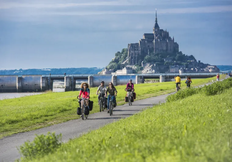 Indrukwekkende aankomst met de fiets bij Mont Saint-Michel