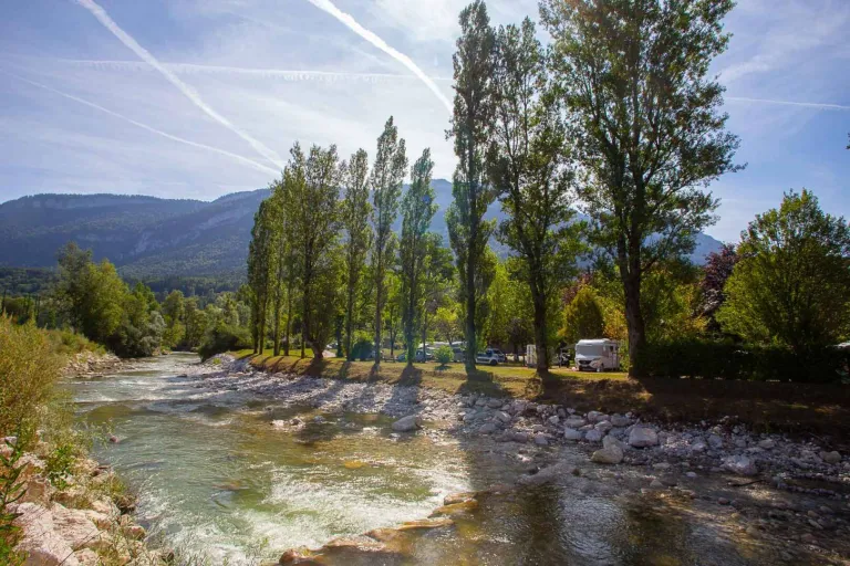 Camping Les Berges du Guiers - Photo 2