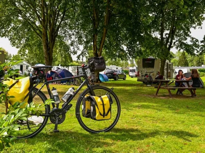 Camping Domaine Les rives de l'Oust photo 3