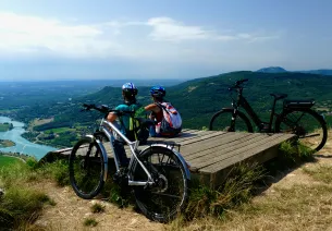 Vue sur la vallée du Rhône depuis le belvédère de Saint-Jean de Chevelu