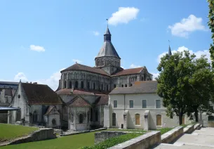Le Prieuré et la Basilique à la Charité-sur-Loire