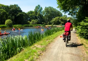 Vélo le long du Canal de Nantes à Brest entre Carhaix et Rostrenen