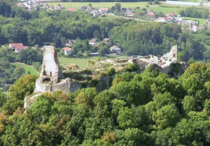 Les ruines du Château de Montfaucon