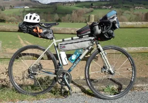 Vélo gravel (cousin moderne du cyclo-cross)