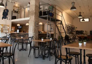 Café du cycliste sur les docks de Nice