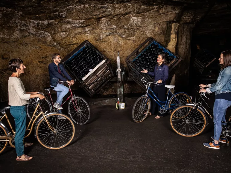 Visite à vélo des caves Bouvet-Ladubay 