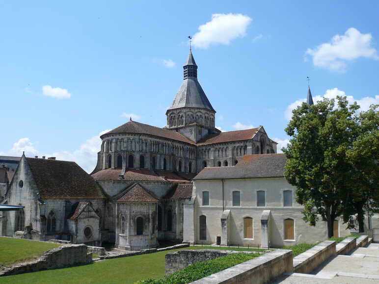 Le Prieuré et la Basilique à la Charité-sur-Loire
