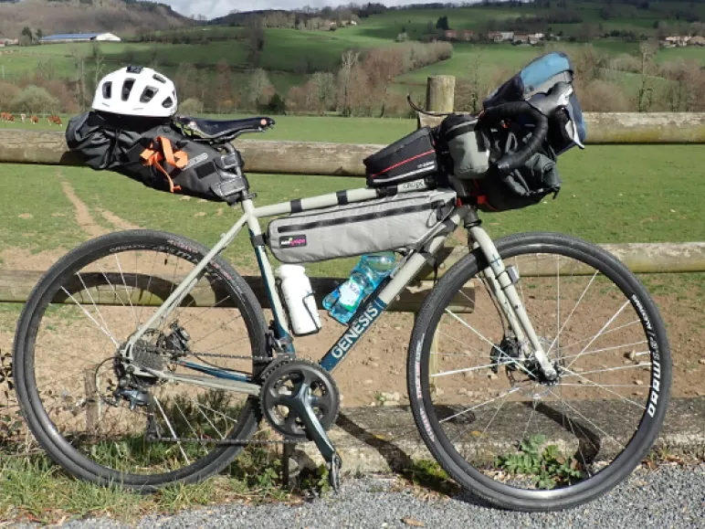 Vélo gravel (cousin moderne du cyclo-cross)