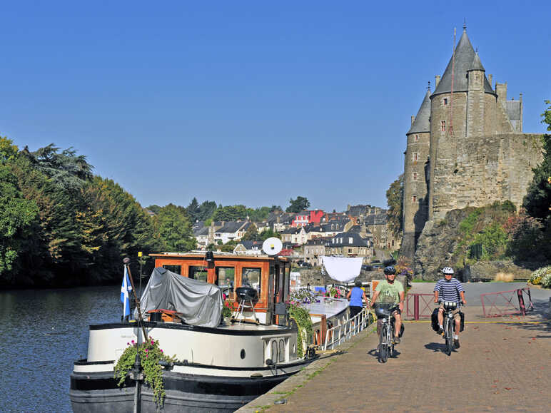 Le canal de Nantes à Brest à Josselin