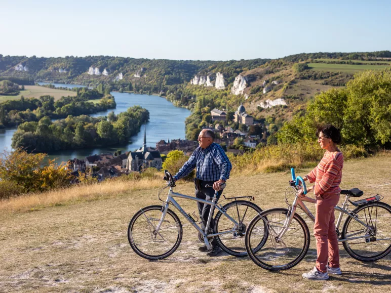 Point de vue sur les falaises de craies de la Seine aux Andelys